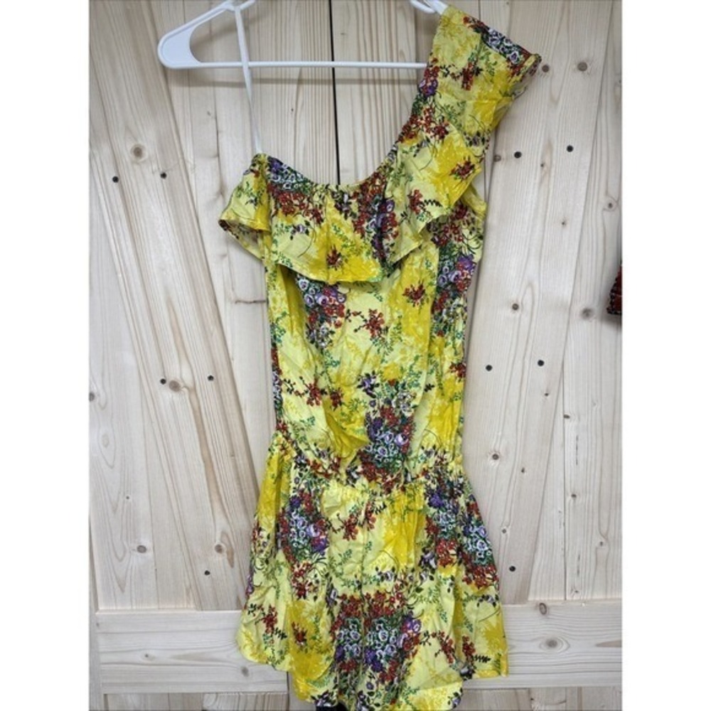 Body Central Yellow Floral One Shoulder Ruffle Romper Small BJ3765-1